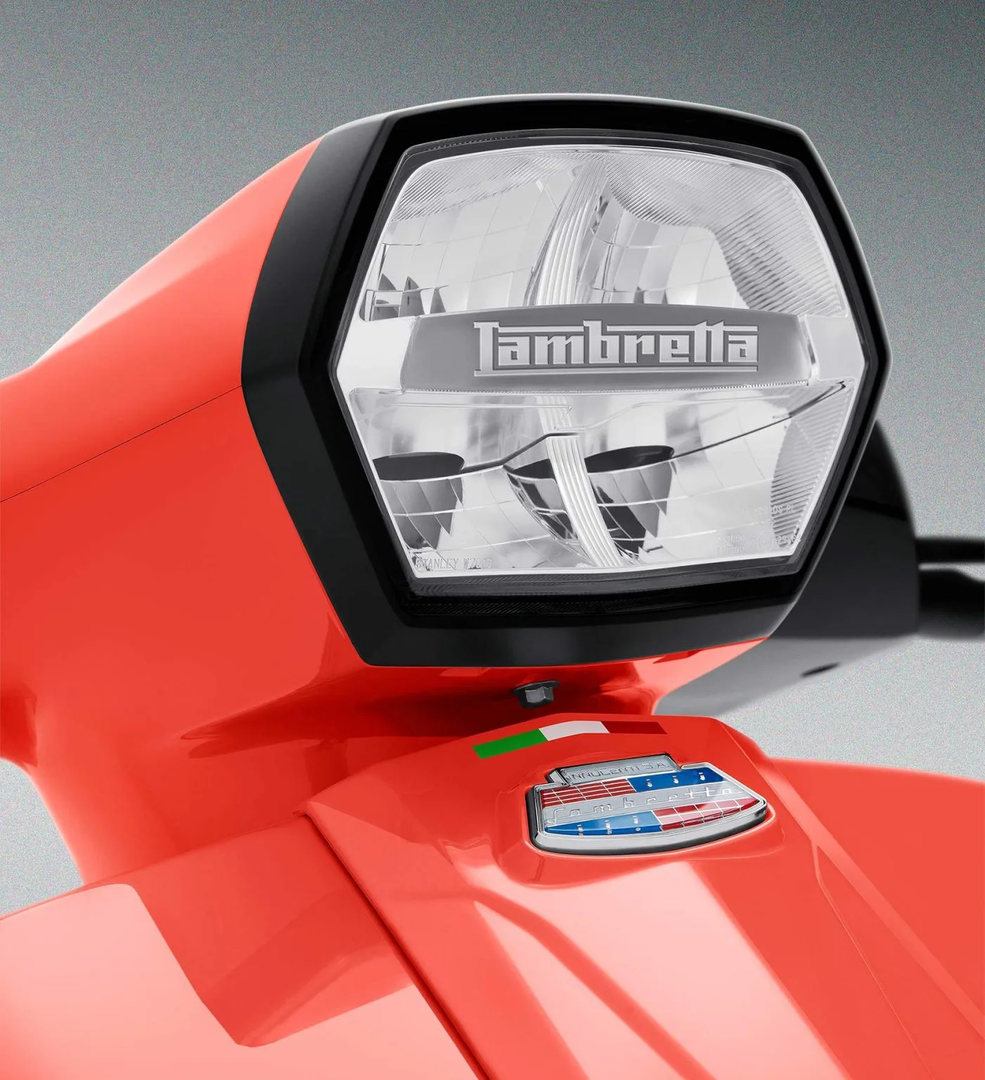 LambrettaX200-Front-Light2-1401x1536